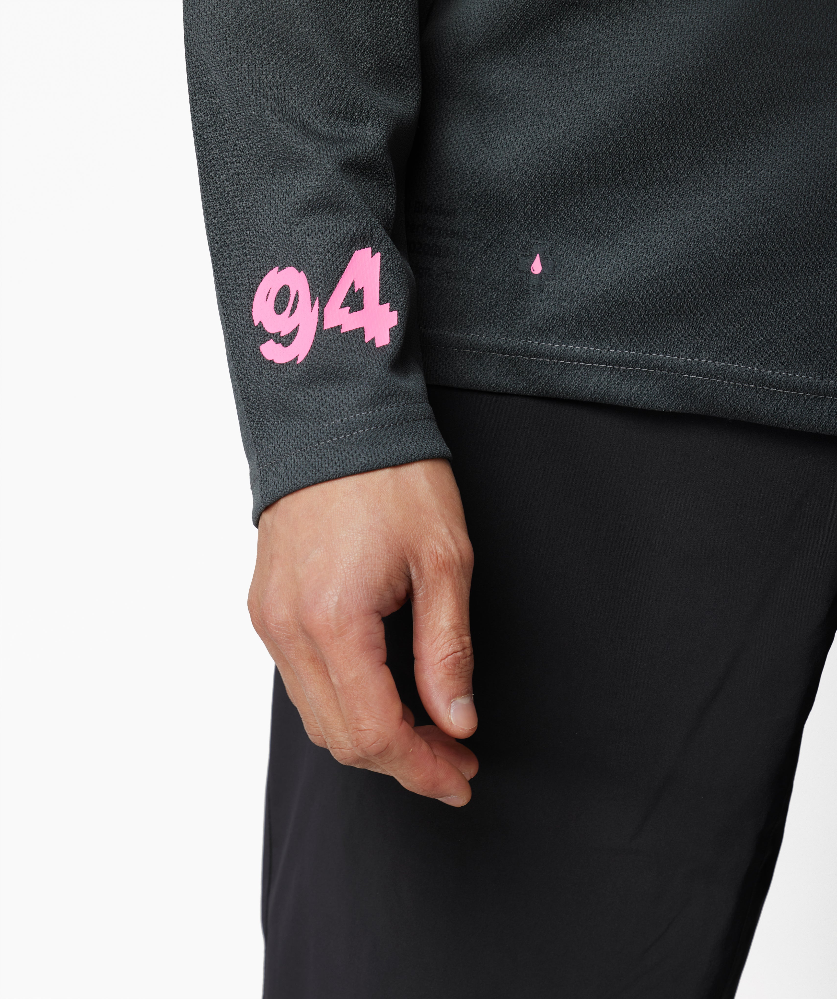 muc-off-tech-apparel-mtb-trikot-langarm-grau-atmungsaktiv image 6