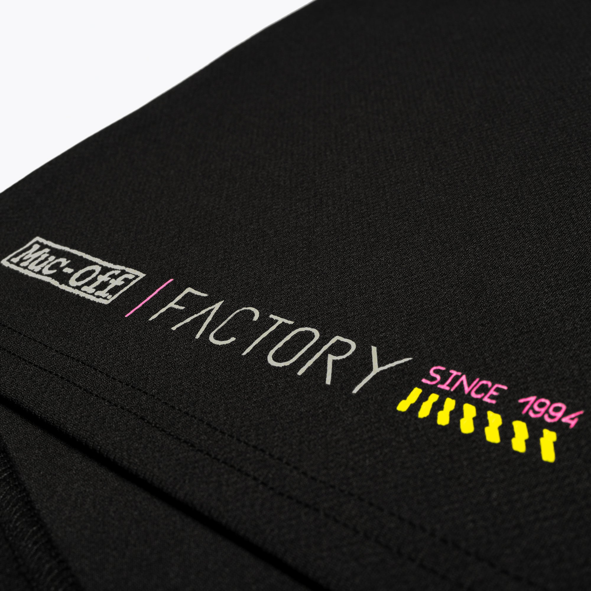muc-off-tech-apparel-rider-jersey-factory-trikot-schwarz-kurzarm image 3