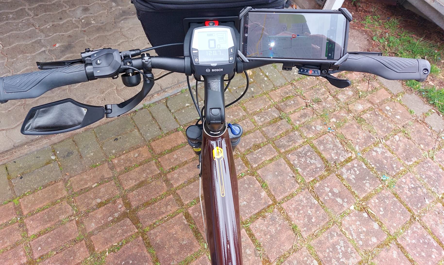 Rechts montiert