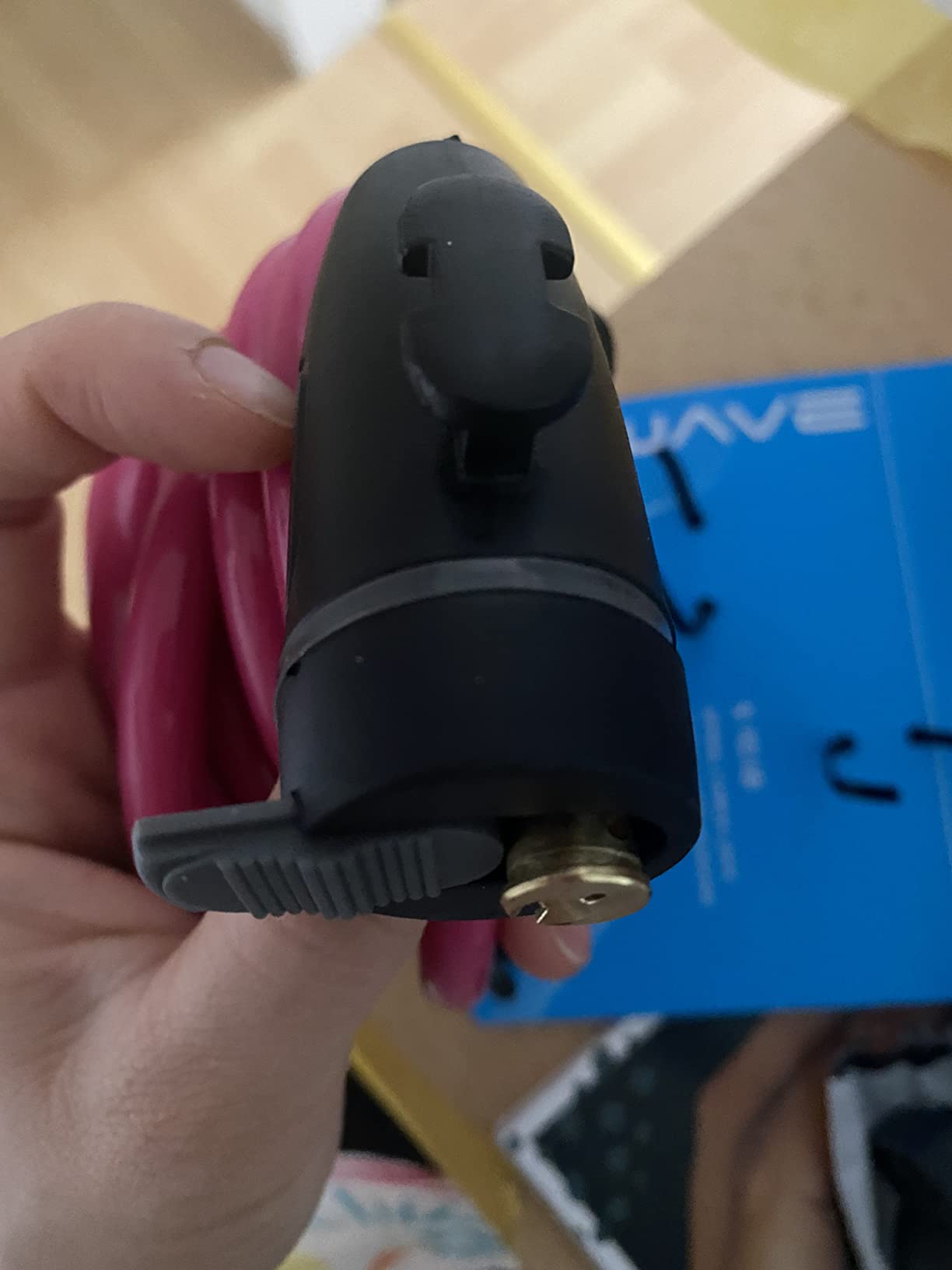 Handlich am Sattel