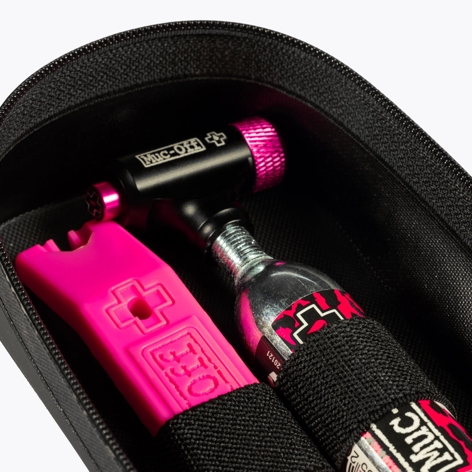 muc-off-bicycle-care-saddle-pack-satteltasche-medium-wasserfest image 7