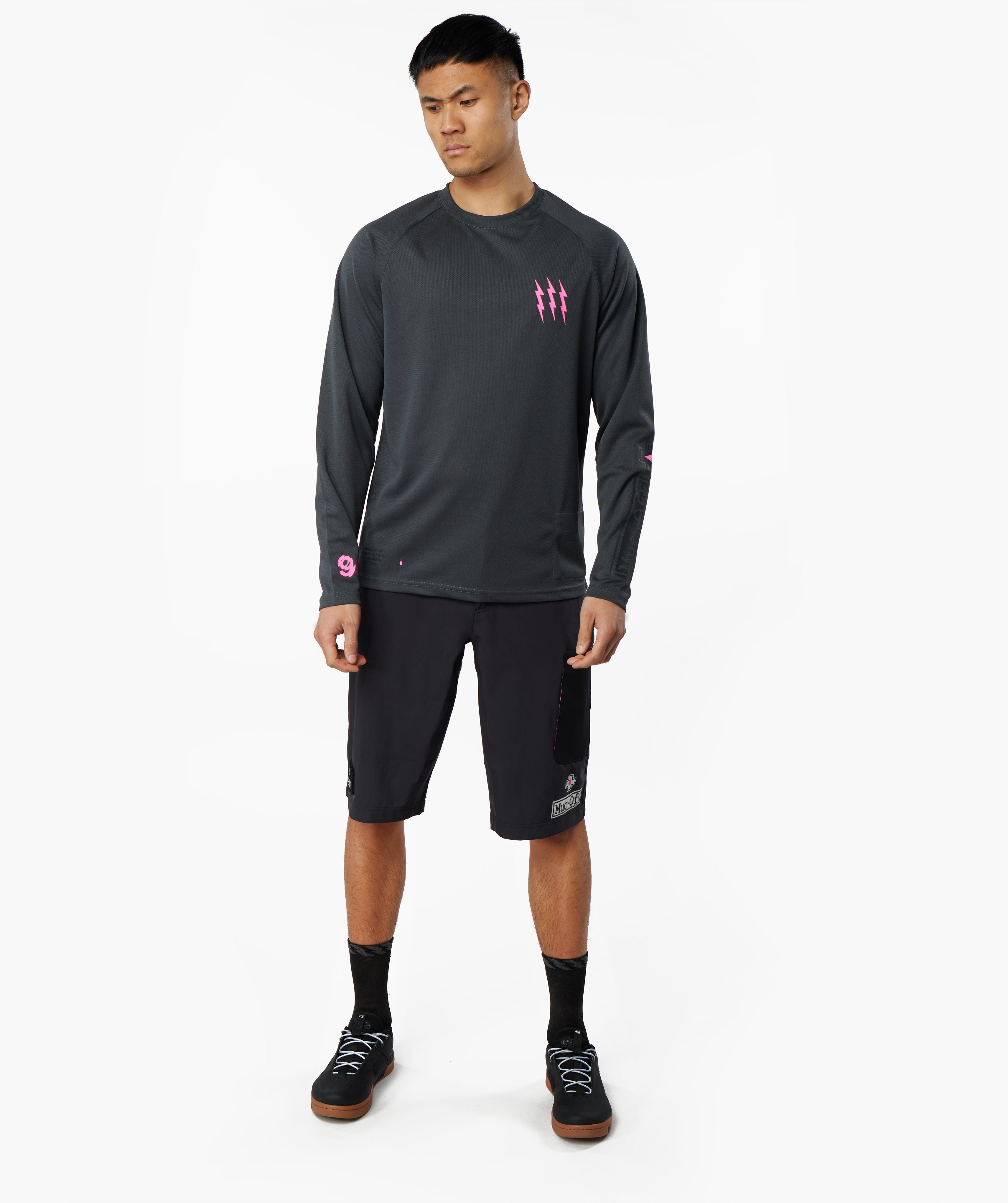 muc-off-tech-apparel-mtb-trikot-langarm-grau-atmungsaktiv image 1